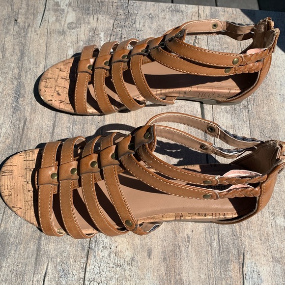 BareTraps Gladiator Sandals - Picture 3 of 8